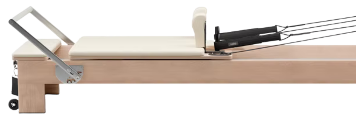 Bild eines Reformer Pilatesgerät in deinem Flow Reformer Pilatesstudio in Rodgau